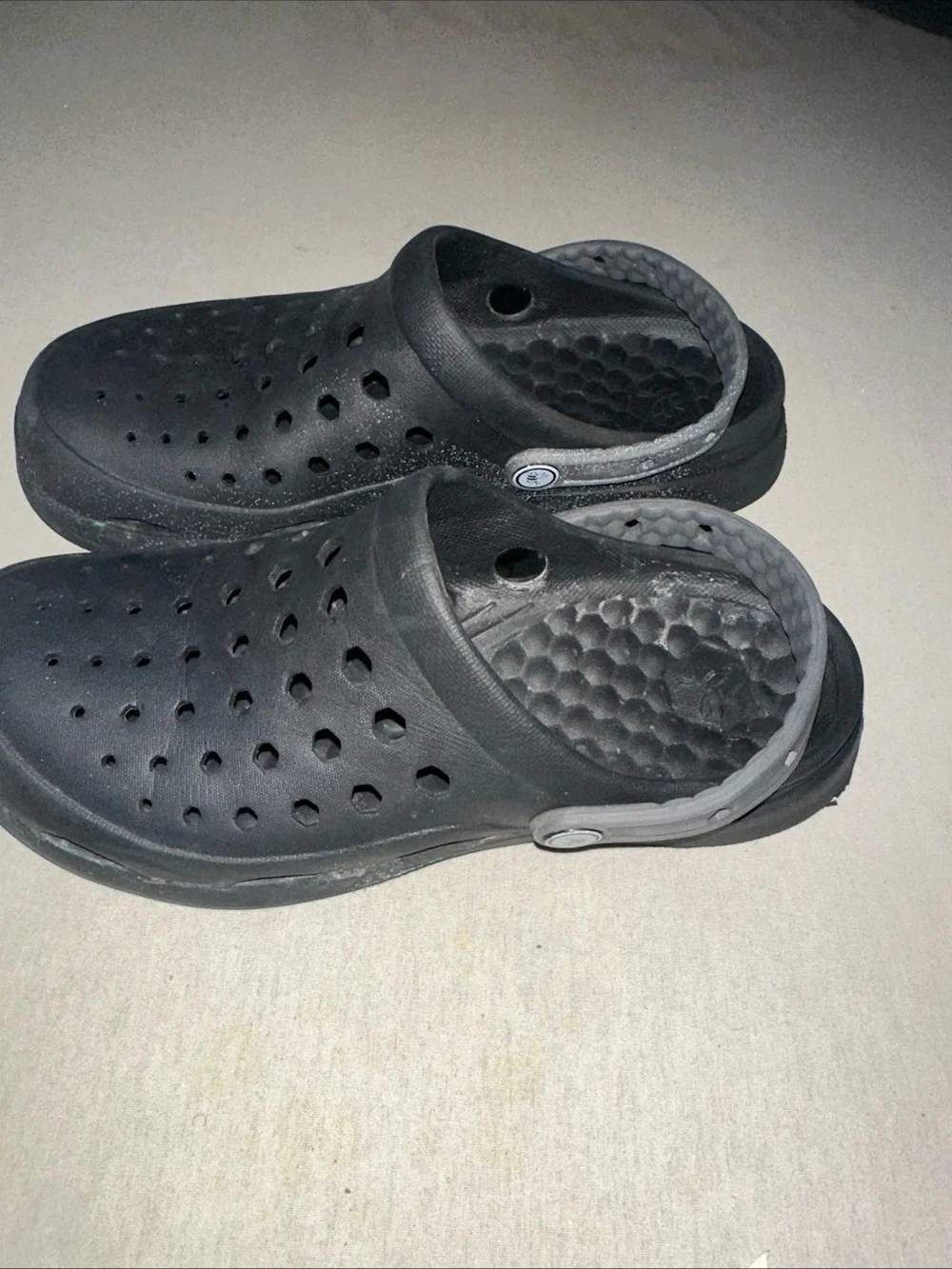 Kids Size 5 Unisex Black Slip-On Comfort Crocs